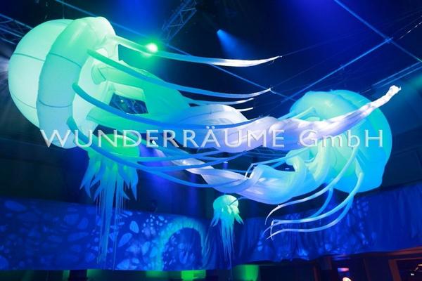 Dekofiguren mieten & vermieten - Quallen - WUNDERRÄUME GmbH vermietet: Dekoration/Kulisse für Event, Messe, Veranstaltung, Incentive, Mitarbeiterfest, Firmenjubiläum in Lichtenstein/Sachsen