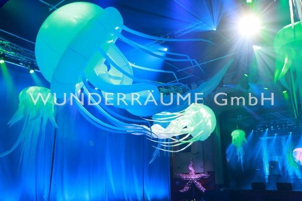 Dekofiguren mieten & vermieten - Quallen - WUNDERRÄUME GmbH vermietet: Dekoration/Kulisse für Event, Messe, Veranstaltung, Incentive, Mitarbeiterfest, Firmenjubiläum in Lichtenstein/Sachsen