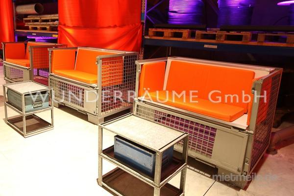 Antik & Rustikal mieten & vermieten - Sofa "Industrial" - WUNDERRÄUME GmbH vermietet: Dekoration/Kulisse für Event, Messe, Veranstaltung, Incentive, Mitarbeiterfest, Firmenjubiläum in Lichtenstein/Sachsen