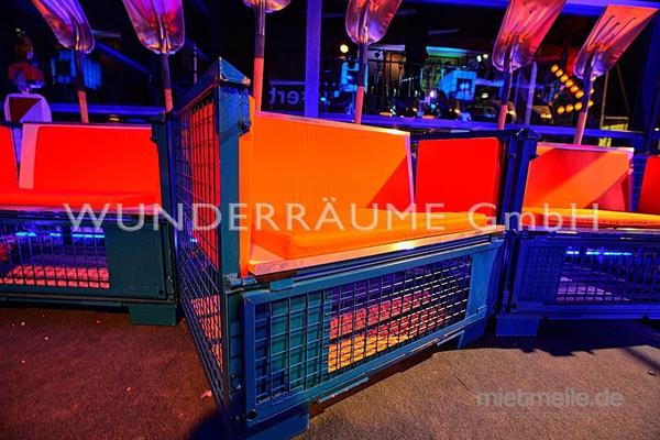 Antik & Rustikal mieten & vermieten - Sofa "Industrial" - WUNDERRÄUME GmbH vermietet: Dekoration/Kulisse für Event, Messe, Veranstaltung, Incentive, Mitarbeiterfest, Firmenjubiläum in Lichtenstein/Sachsen
