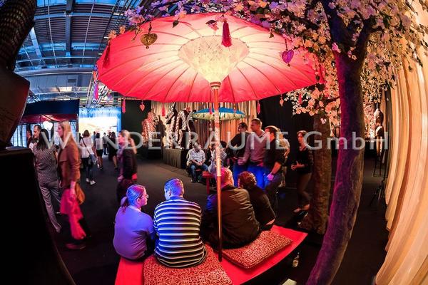 Länder & Flaggen mieten & vermieten - Schirm Asien/Orient - WUNDERRÄUME GmbH vermietet: Dekoration/Kulisse für Event, Messe, Veranstaltung, Incentive, Mitarbeiterfest, Firmenjubiläum in Lichtenstein/Sachsen