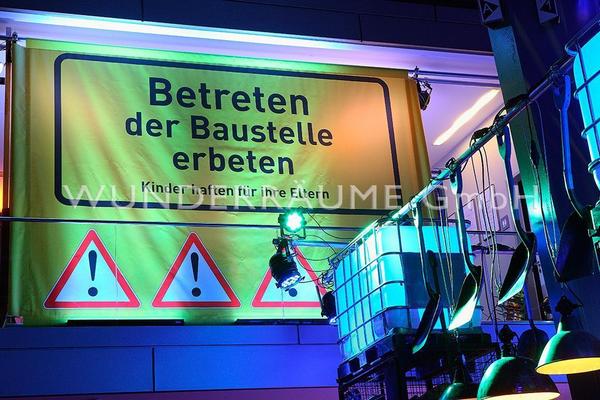 Kulissen mieten & vermieten - Leinwanddruck "Betreten erbeten" - WUNDERRÄUME GmbH vermietet: Dekoration/Kulisse für Event, Messe, Veranstaltung, Incentive, Mitarbeiterfest, Firmenjubiläum in Lichtenstein/Sachsen