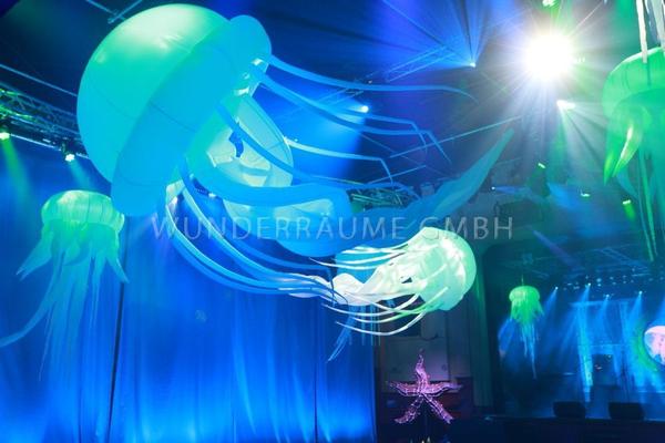 Aufblasbare Dekoration mieten & vermieten - Quallen - WUNDERRÄUME GmbH vermietet: Dekoration/Kulisse für Event, Messe, Veranstaltung, Incentive, Mitarbeiterfest, Firmenjubiläum in Lichtenstein/Sachsen