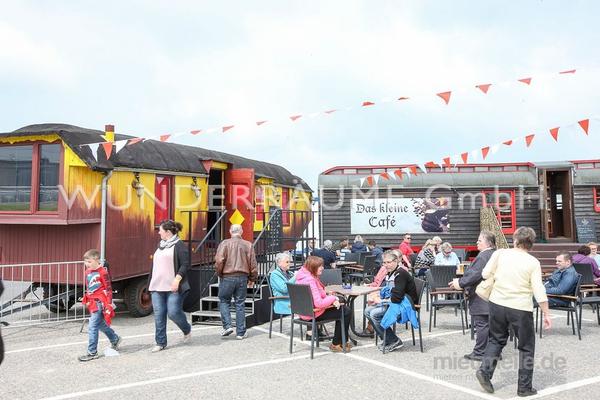 Kulissen mieten & vermieten - Scherenschnittkino im Zirkuswagen - WUNDERRÄUME GmbH vermietet: Dekoration/Kulisse für Event, Messe, Veranstaltung, Incentive, Mitarbeiterfest, Firmenjubiläum in Lichtenstein/Sachsen