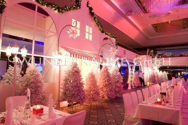 Kulissen mieten & vermieten - weiße Häuserkulissen - WUNDERRÄUME GMBH vermietet: Dekoration/Kulisse für Event, Messe, Veranstaltung, Incentive, Mitarbeiterfest, Firmenjubiläum in Lichtenstein/Sachsen