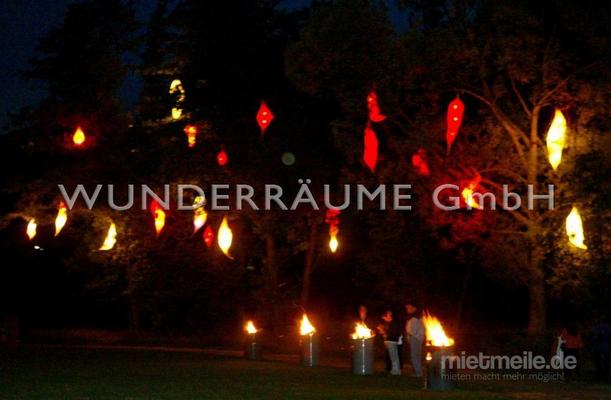 Dekofiguren mieten & vermieten - Lichtkokons für Bäume, Fassaden, Säle uvm WUNDERRÄUME GmbH vermietet: Dekoration / Kulisse für Event, Messe, Veranstaltung, Incentive, Mitarbeiterfest, Firmenjubiläum in Lichtenstein/Sachsen