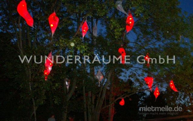 Dekofiguren mieten & vermieten - Lichtkokons für Bäume, Fassaden, Säle uvm WUNDERRÄUME GmbH vermietet: Dekoration / Kulisse für Event, Messe, Veranstaltung, Incentive, Mitarbeiterfest, Firmenjubiläum in Lichtenstein/Sachsen