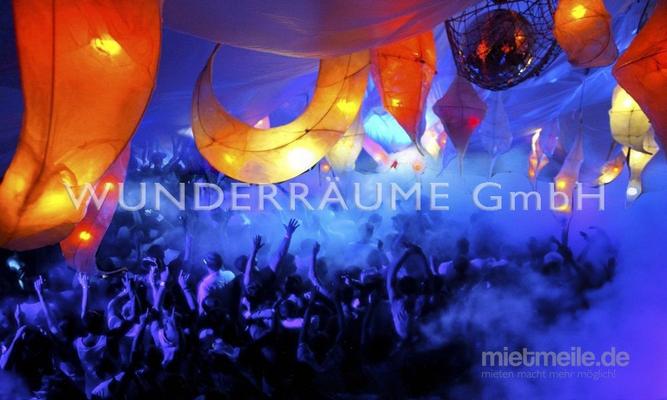 Dekofiguren mieten & vermieten - Lichtkokons für Bäume, Fassaden, Säle uvm WUNDERRÄUME GmbH vermietet: Dekoration / Kulisse für Event, Messe, Veranstaltung, Incentive, Mitarbeiterfest, Firmenjubiläum in Lichtenstein/Sachsen