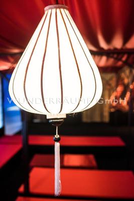 Kulissen mieten & vermieten - Asiatischer Lampion M, weiß - WUNDERRÄUME GmbH vermietet: Dekoration/Kulisse für Event, Messe, Veranstaltung, Incentive, Mitarbeiterfest, Firmenjubiläum in Lichtenstein/Sachsen