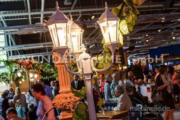 Kulissen mieten & vermieten - Straßenlaterne in kupfer oder weiß - WUNDERRÄUME GmbH vermietet: Dekoration/Kulisse für Event, Messe, Veranstaltung, Incentive, Mitarbeiterfest, Firmenjubiläum in Lichtenstein/Sachsen