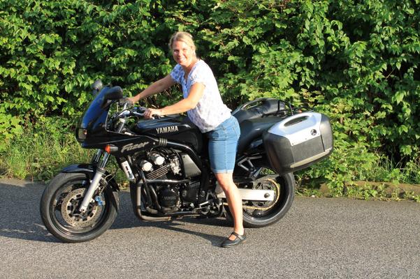Motorrad mieten & vermieten - Yamaha Fazer satte 94PS in Einbeck