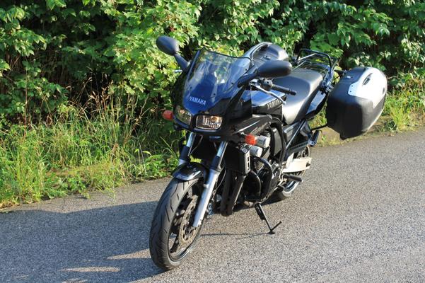 Motorrad mieten & vermieten - Yamaha Fazer satte 94PS in Einbeck