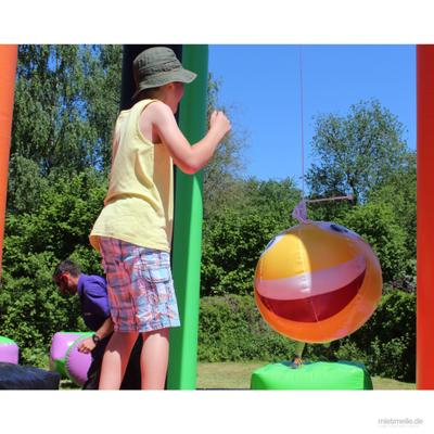 Großspielgeräte mieten & vermieten - Swing ´m off mieten / Pendel Ball / Swing Ball / Schleuderball Arena / Swing em off Verleih NRW / Wettkampf Spiel in Aachen