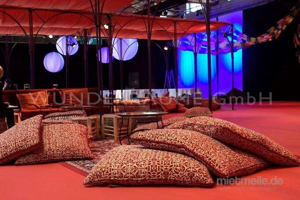 Kulissen mieten & vermieten - Brokatkissen-Set (14-teilig) - WUNDERRÄUME GmbH vermietet: Dekoration/Kulisse für Event, Messe, Veranstaltung, Incentive, Mitarbeiterfest, Firmenjubiläum in Lichtenstein/Sachsen