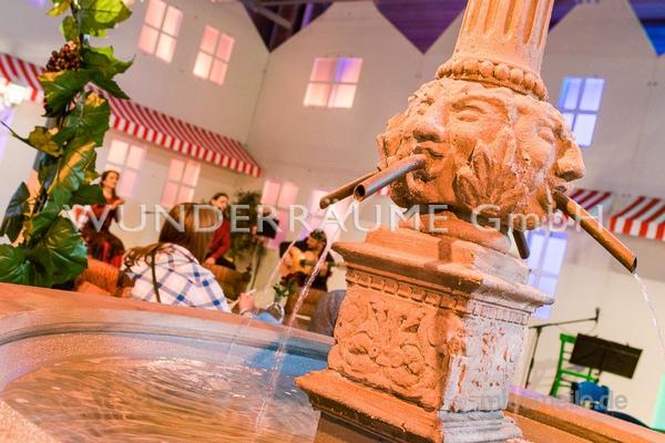 Dekofiguren mieten & vermieten - Brunnen, rund - WUNDERRÄUME GmbH vermietet: Dekoration/Kulisse für Event, Messe, Veranstaltung, Incentive, Mitarbeiterfest, Firmenjubiläum in Lichtenstein/Sachsen