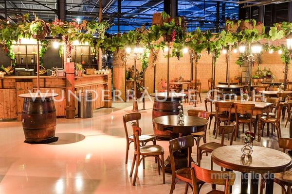 Stehtische mieten & vermieten - Stehtisch-Fass mit Weinkorb - WUNDERRÄUME GmbH vermietet: Dekoration/Kulisse für Event, Messe, Veranstaltung, Incentive, Mitarbeiterfest, Firmenjubiläum in Lichtenstein/Sachsen