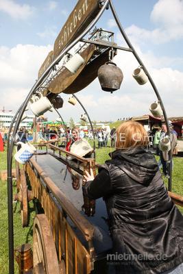 Antik & Rustikal mieten & vermieten - Bierkrugschieben - Maßkrug-Schieben - WUNDERRÄUME GmbH vermietet: Dekoration/Kulisse für Event, Messe, Veranstaltung, Incentive, Mitarbeiterfest, Firmenjubiläum in Lichtenstein/Sachsen