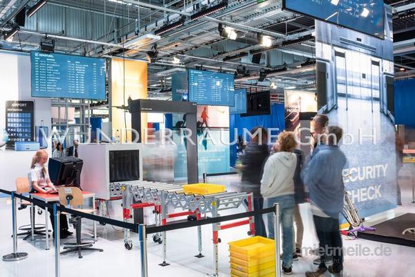 Kulissen mieten & vermieten - Durchleuchtungskasten für Gepäck - WUNDERRÄUME GmbH vermietet: Dekoration/Kulisse für Event, Messe, Veranstaltung, Incentive, Mitarbeiterfest, Firmenjubiläum in Lichtenstein/Sachsen
