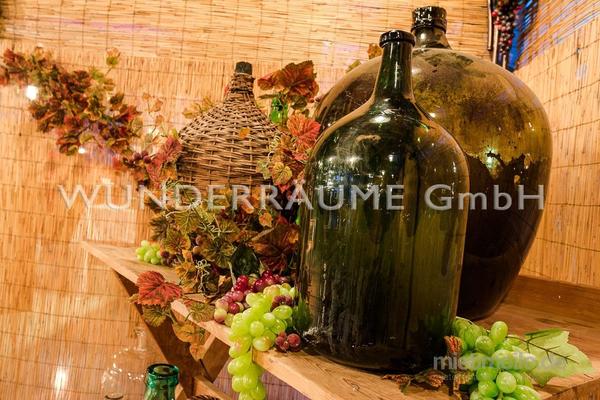 Kulissen mieten & vermieten - Weindorf - WUNDERRÄUME GmbH vermietet: Dekoration/Kulisse für Event, Messe, Veranstaltung, Incentive, Mitarbeiterfest, Firmenjubiläum in Lichtenstein/Sachsen