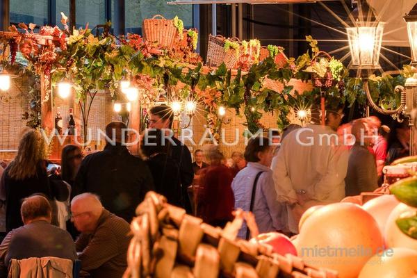 Saisonale Dekoration mieten & vermieten - Weindorf - WUNDERRÄUME GmbH vermietet: Dekoration/Kulisse für Event, Messe, Veranstaltung, Incentive, Mitarbeiterfest, Firmenjubiläum in Lichtenstein/Sachsen