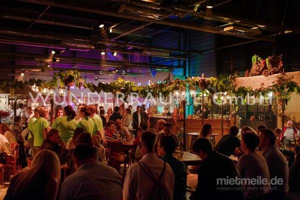 Saisonale Dekoration mieten & vermieten - Weindorf - WUNDERRÄUME GmbH vermietet: Dekoration/Kulisse für Event, Messe, Veranstaltung, Incentive, Mitarbeiterfest, Firmenjubiläum in Lichtenstein/Sachsen