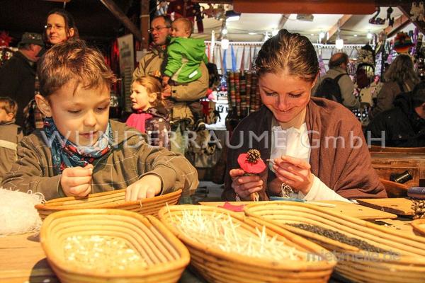 Leuchten & Lampen mieten & vermieten - Basteln unterm Fliegenpilz - WUNDERRÄUME GmbH vermietet: Dekoration/Kulisse für Event, Messe, Veranstaltung, Incentive, Mitarbeiterfest, Firmenjubiläum in Lichtenstein/Sachsen