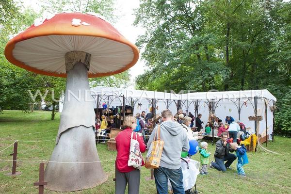 Leuchten & Lampen mieten & vermieten - Basteln unterm Fliegenpilz - WUNDERRÄUME GmbH vermietet: Dekoration/Kulisse für Event, Messe, Veranstaltung, Incentive, Mitarbeiterfest, Firmenjubiläum in Lichtenstein/Sachsen