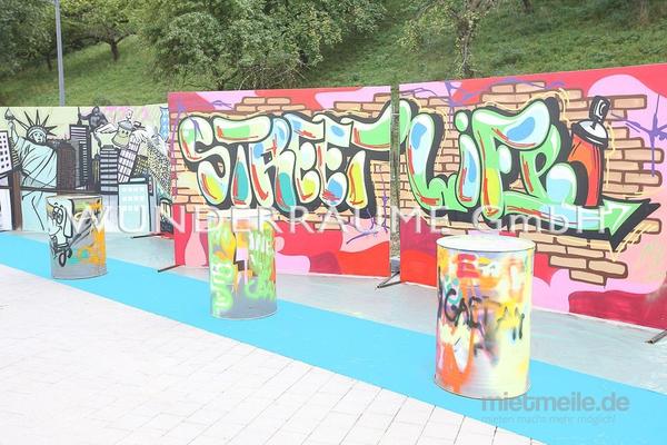 Kulissen mieten & vermieten - Graffiti-Wand - WUNDERRÄUME GmbH vermietet: Dekoration/Kulisse für Event, Messe, Veranstaltung, Incentive, Mitarbeiterfest, Firmenjubiläum in Lichtenstein/Sachsen