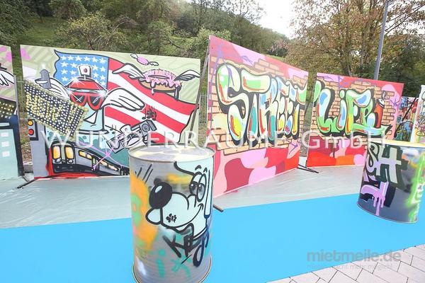 Dekorationsservice mieten & vermieten - Graffiti-Wand - WUNDERRÄUME GmbH vermietet: Dekoration/Kulisse für Event, Messe, Veranstaltung, Incentive, Mitarbeiterfest, Firmenjubiläum in Lichtenstein/Sachsen