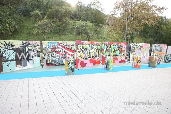 Dekorationsservice mieten & vermieten - Graffiti-Wand - WUNDERRÄUME GmbH vermietet: Dekoration/Kulisse für Event, Messe, Veranstaltung, Incentive, Mitarbeiterfest, Firmenjubiläum in Lichtenstein/Sachsen