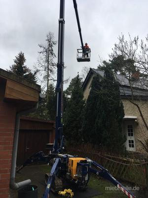 Teleskopbühnen mieten & vermieten - 25 Meter Raupen Arbeitsbühne mit Bedienpersonal in Mittenwalde