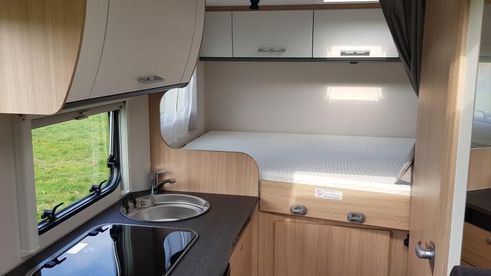 Wohnmobile mieten & vermieten - Wohnmobil mieten vermieten, 2 Personen, unter 6mtr., teilintegriert, autom.Sat-Anlage/TV/DVD. Längsbett in Edertal