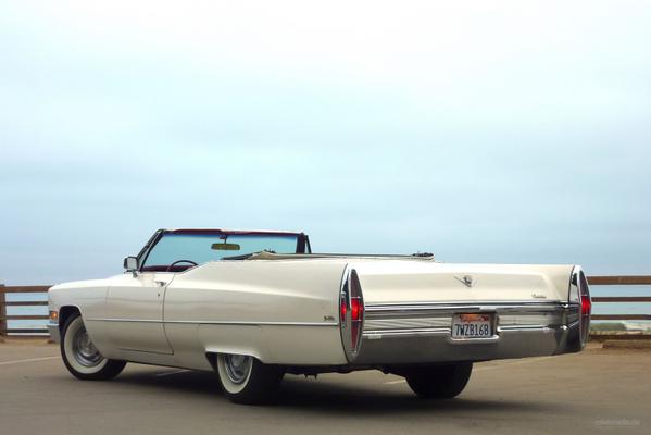 Oldtimer mieten & vermieten - Cadillac DeVille Convertible Bj.1968 CABRIOLET für Hochzeitsfahrten mit Chauffeur in Viersen