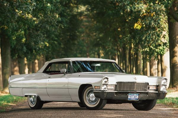 Oldtimer mieten & vermieten - Cadillac DeVille Convertible Bj.1968 CABRIOLET für Hochzeitsfahrten mit Chauffeur in Viersen