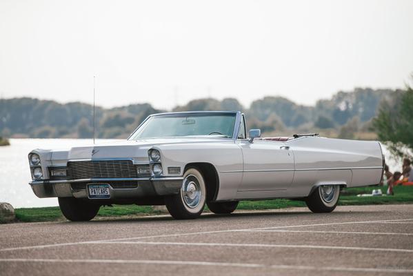 Oldtimer mieten & vermieten - Cadillac DeVille Convertible Bj.1968 CABRIOLET für Hochzeitsfahrten mit Chauffeur in Viersen