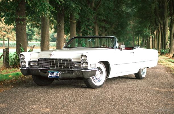 Oldtimer mieten & vermieten - Cadillac DeVille Convertible Bj.1968 CABRIOLET für Hochzeitsfahrten mit Chauffeur in Viersen