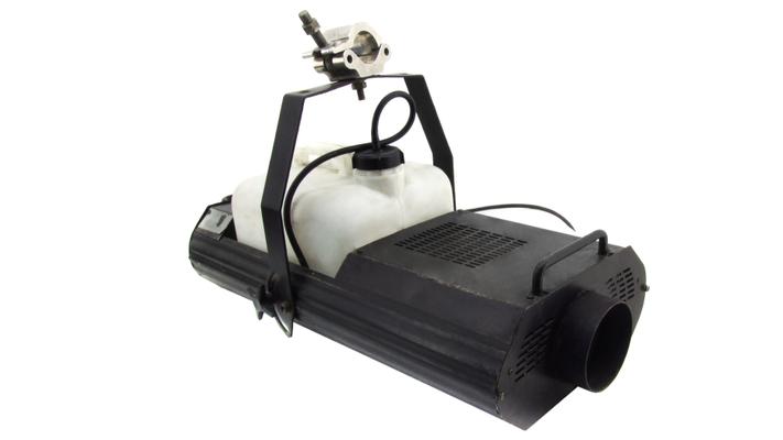 Nebelmaschine mieten & vermieten - Nebelmaschine Martin Magnum Pro 2000 1600W in Schkeuditz