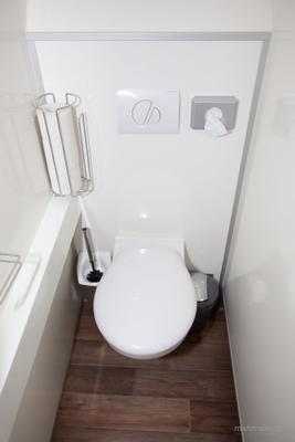 Toilettenwagen mieten & vermieten - Toilettenwagen 7&2 silber in Dorsten