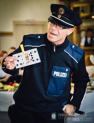 Alleinunterhalter mieten & vermieten - Komiker / Humorist für Feierlichkeiten in Magdeburg
