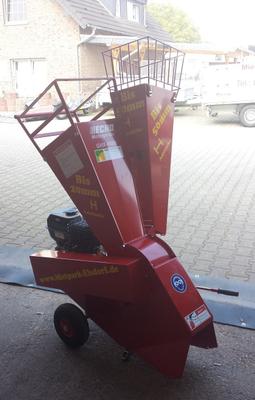 Häcksler mieten & vermieten - Benzinhäcksler bis 50 mm / 5 cm Aststärke für Garten, Acker, Heckenschnitt, Baumschnitt in Elsdorf (Rheinland)