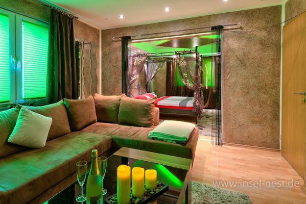 Haus mieten & vermieten - Himmelbettsuite mit Pärchensauna nur für Sie alleine, Kuschelkamin in traumhafter Wohnlandschaft, Regendusche für Zwei in exklusivem Luxusambiente Wochenendsuite der Superlative in Deiner Traumnacht in Elsdorf (Rheinland)