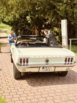 Oldtimer mieten & vermieten - Mustang Cabrio Bj. 1967, Hochzeitsauto, Chauffeur/-in, Oldtimer in Freiburg im Breisgau