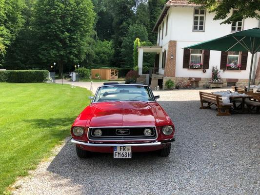 Hochzeitsauto mieten & vermieten - Mustang Cabrio Bj. 68, Hochzeitsauto, Chauffeur/-in, Oldtimer in Freiburg im Breisgau
