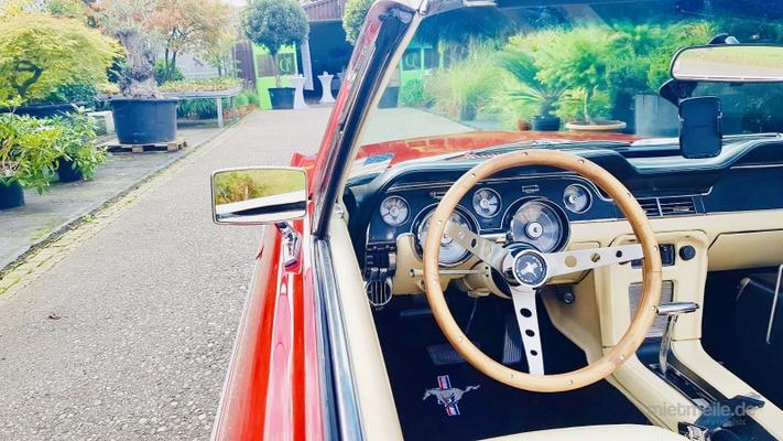 Hochzeitsauto mieten & vermieten - Mustang Cabrio Bj. 68, Hochzeitsauto, Chauffeur/-in, Oldtimer in Freiburg im Breisgau