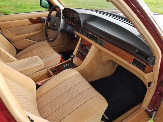 Hochzeitsauto mieten & vermieten - Mercedes Benz 280 SE in Stephanskirchen