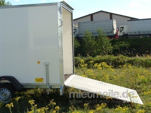 Kofferanhänger mieten & vermieten - Kofferanhänger abschließbar 1300 kg gebremst mit Auffahrrampe – 100 km/h in Elsdorf (Rheinland)