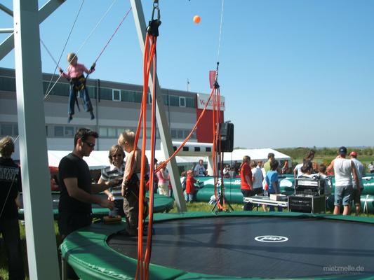 Bungee mieten & vermieten - Bungeetrampolin, Bungytrampolin, Bungee Trampolin mieten leihen Stuttgart münchen in Göppingen