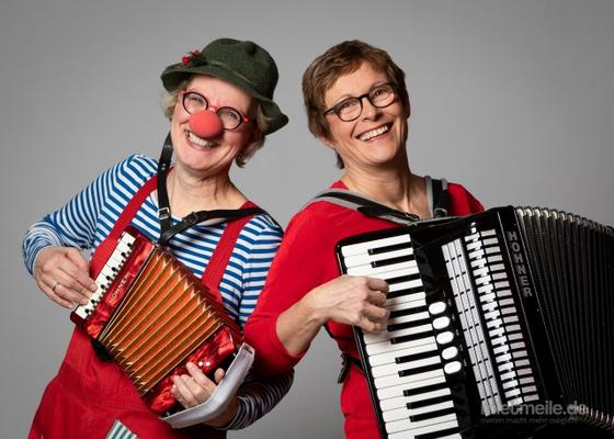 Bands mieten & vermieten - Musikcomedy: Clownerie und Akkordeon in Ludwigsburg