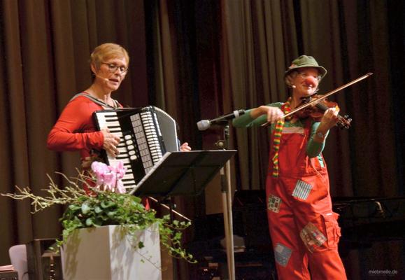 Bands mieten & vermieten - Musikcomedy: Clownerie und Akkordeon in Ludwigsburg