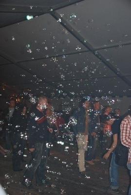 Seifenblasenmaschine mieten & vermieten - INKL.VERSAND Seifenblasenmaschine, Seifenblasenparty, Seifenblasenkanone inkl.Versand, Rückholung und 19% MwSt. in Münnerstadt